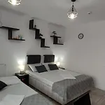 Apartament Garsoniera Saturn