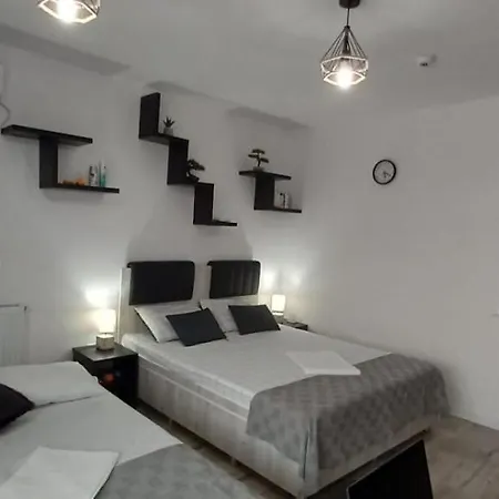 Apartmán Garsoniera Saturn